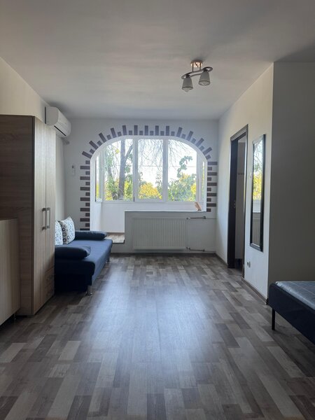 Fundeni, Avion, vis a vis parc Motodrom,