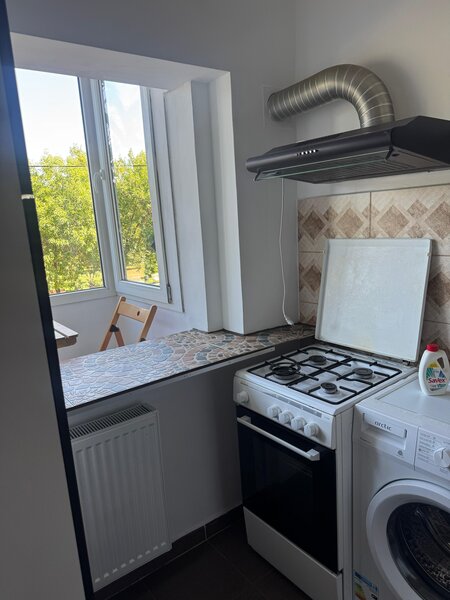 Fundeni, Avion, vis a vis parc Motodrom,